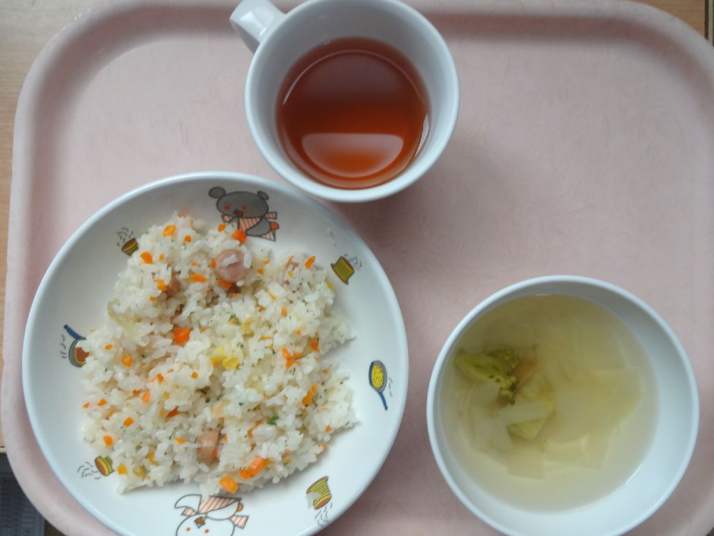 こども園の給食「<span>ピラフ 野菜スープ</span>」