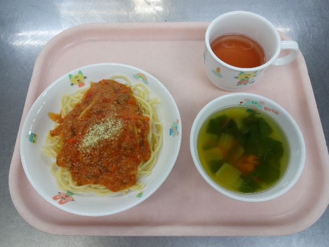 こども園の給食「<span>ミートスパゲティ 野菜スープ</span>」