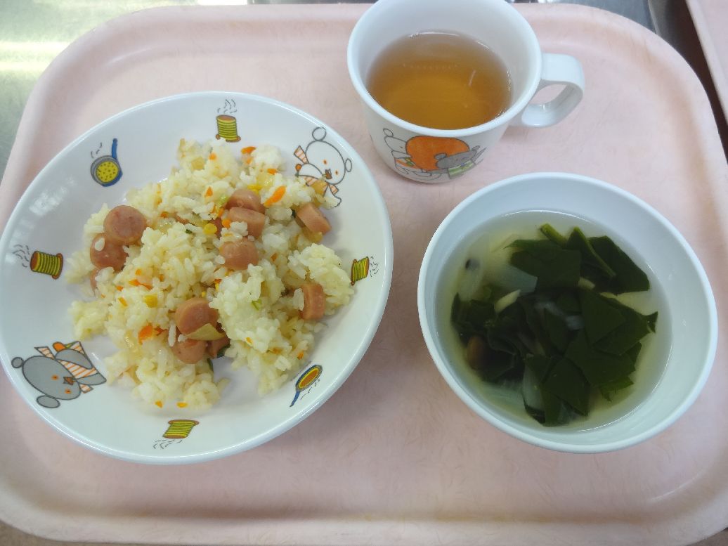 こども園の給食「<span>チャーハン 野菜スープ</span>」
