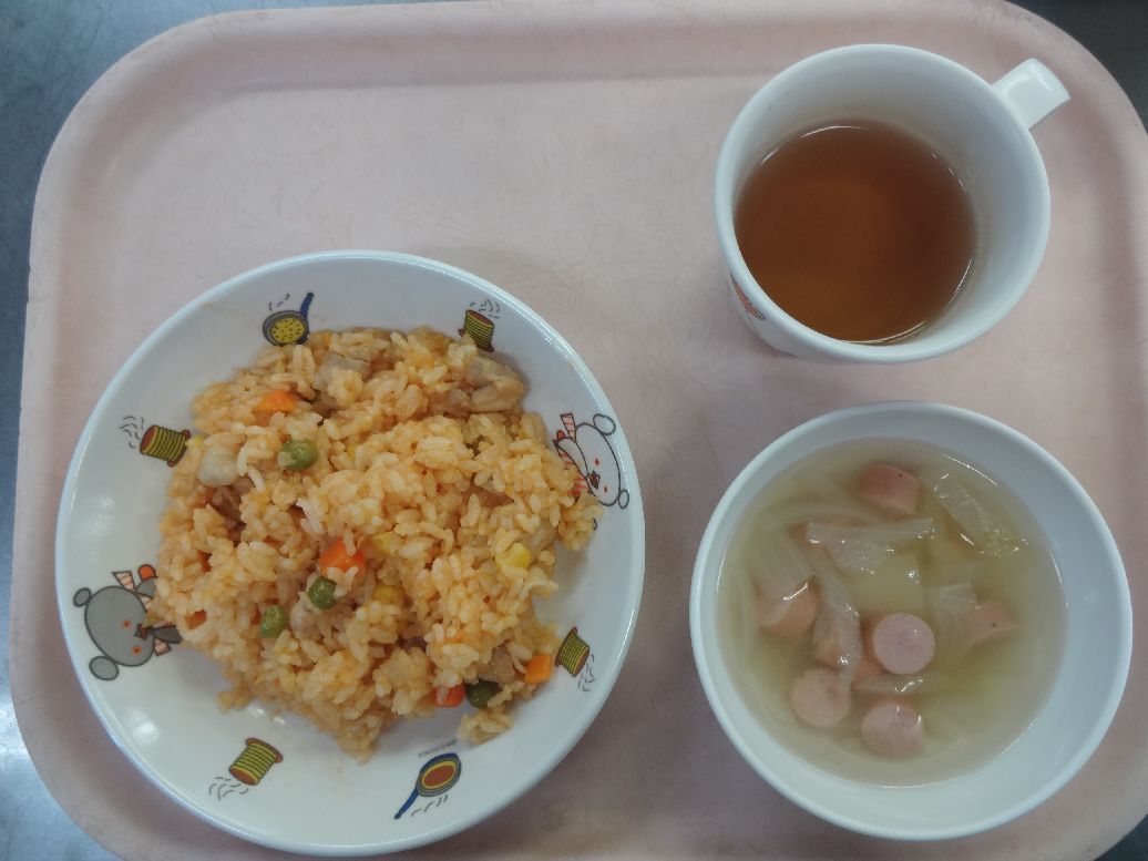 こども園の給食「<span>チキンライス コンソメスープ  他人丼</span>」