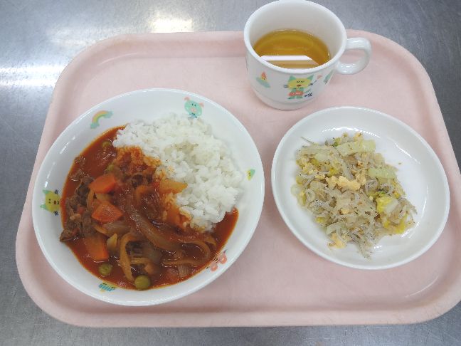 こども園の給食「<span>ハヤシライス　じゃこサラダ</span>」