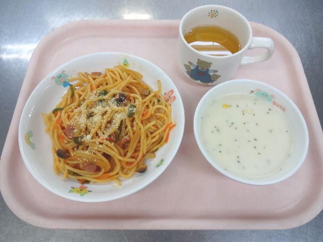 こども園の給食「<span>イタリアンスパゲティ　コーンポタージュ</span>」