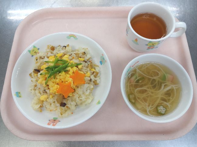 こども園の給食「<span>七夕すし　そうめん汁</span>」