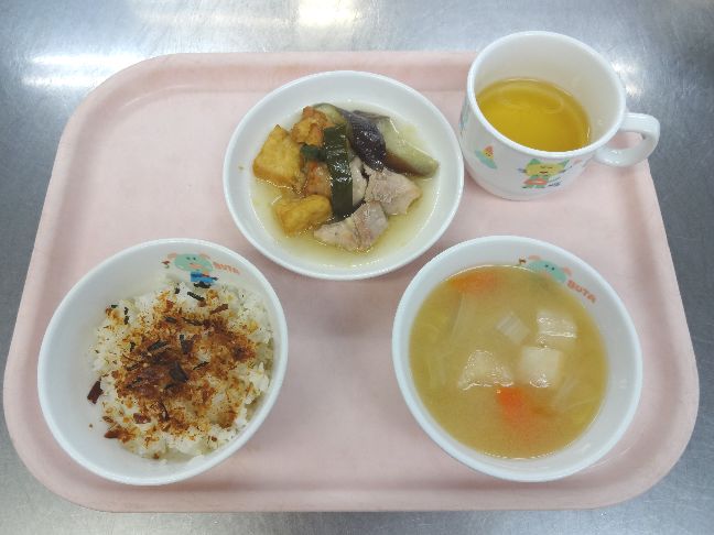 こども園の給食「<span>ふりかけごはん　煮びたし　味噌汁</span>」
