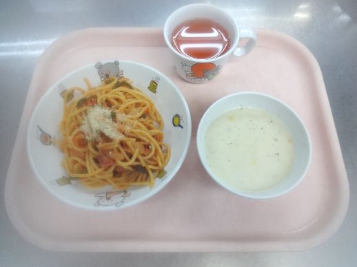 こども園の給食「<span>イタリアンスパゲティ コーンポタージュ パンカナッペ</span>」
