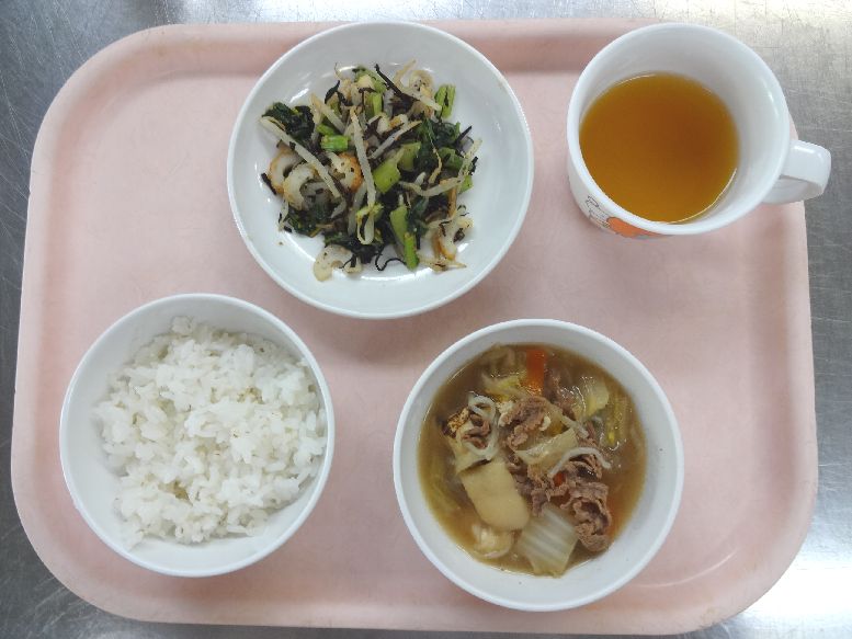 こども園の給食「<span>ごはん すきやき風煮 ごま和え 菓子</span>」